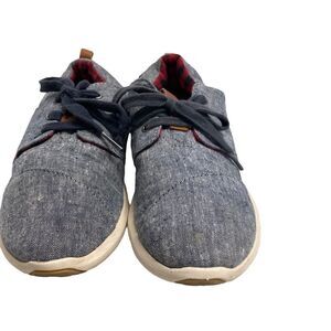 TOMS Tennis Shoes Gray, Size 7,‎ Red plaid inside, lace up